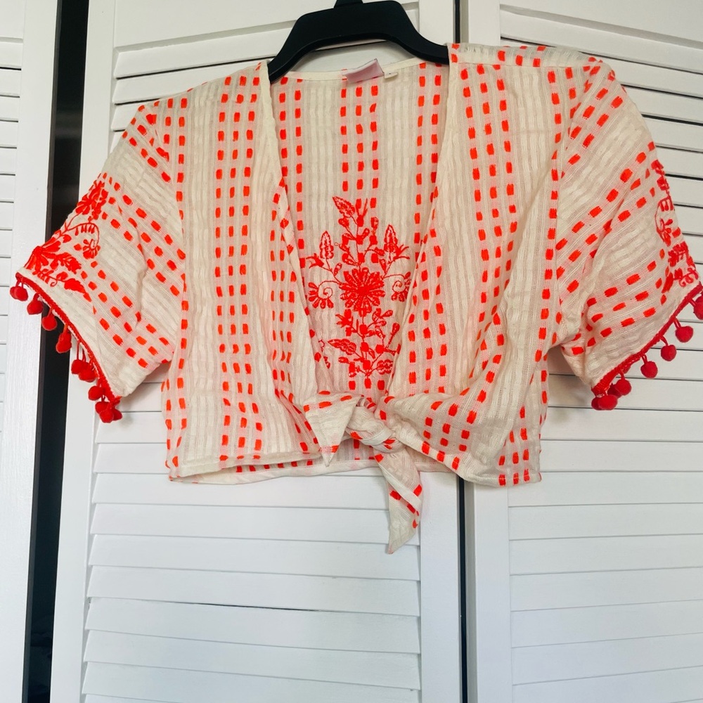 Tessora Tie Front Embroidered Crop Top. NEW!